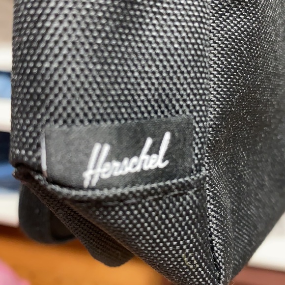 Hershel Supply Co Lane Cross body Night camo. - Picture 14 of 16